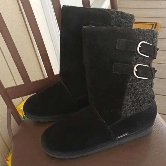 Mukluks in Great Used Condition Black Suede Boots - Picture 2 of 8